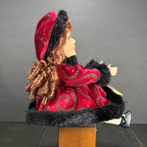 Collectors Choice PAIGE Windup Musical Porcelain Doll DanDee - Picture 8 of 16